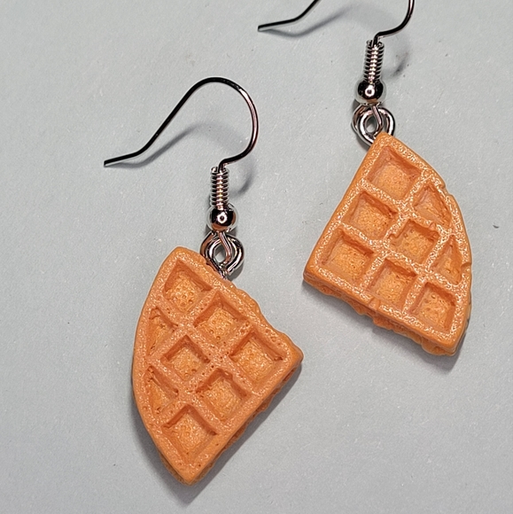 🤍3/$30 Belgium Waffle Earrings - Picture 3 of 3